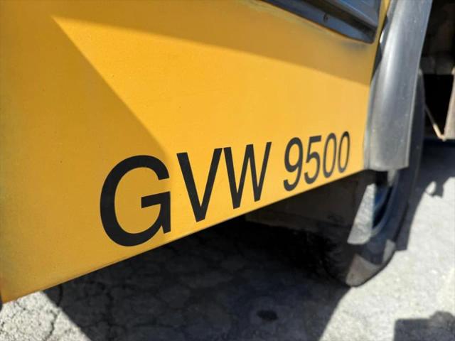 2002 Chevrolet Express Cutaway Base