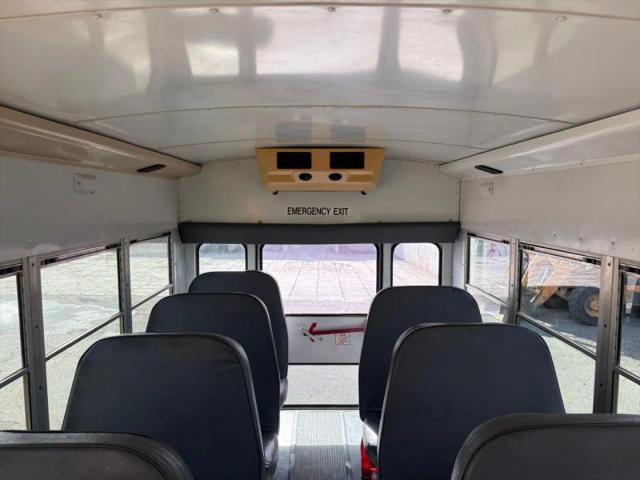 2002 Chevrolet Express Cutaway Base