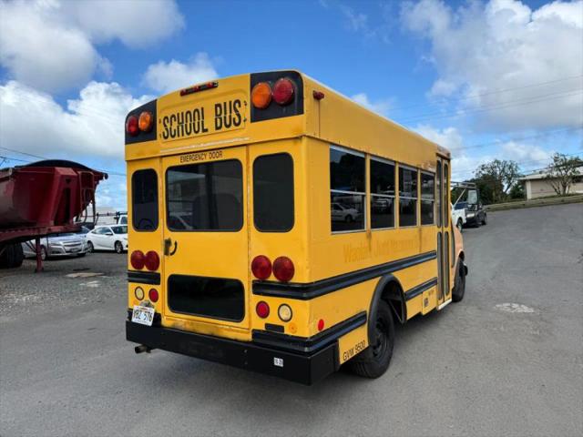 2002 Chevrolet Express Cutaway Base