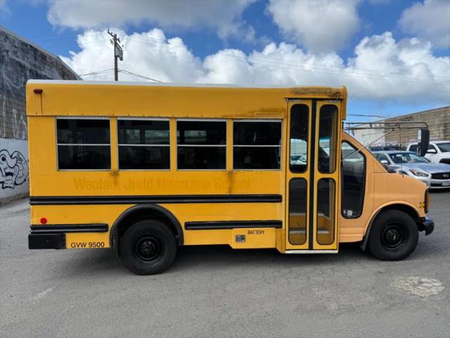 2002 Chevrolet Express Cutaway Base