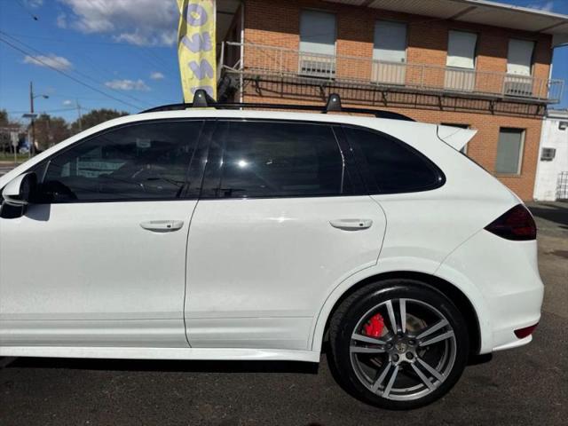 2013 Porsche Cayenne GTS
