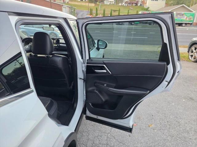 2023 Mitsubishi Outlander PHEV SE S-AWC