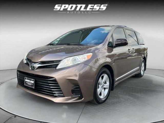 2020 Toyota Sienna LE for sale in San Antonio, TX