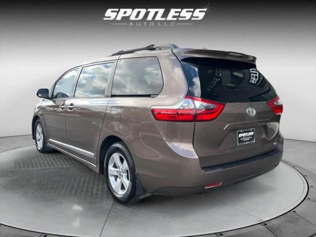 2020 Toyota Sienna LE