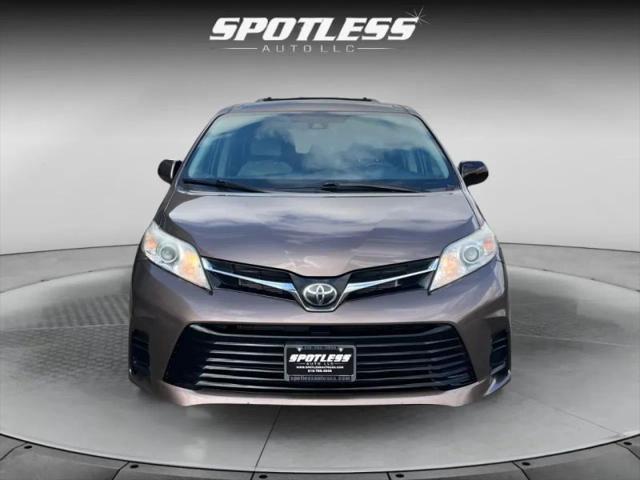 2020 Toyota Sienna LE