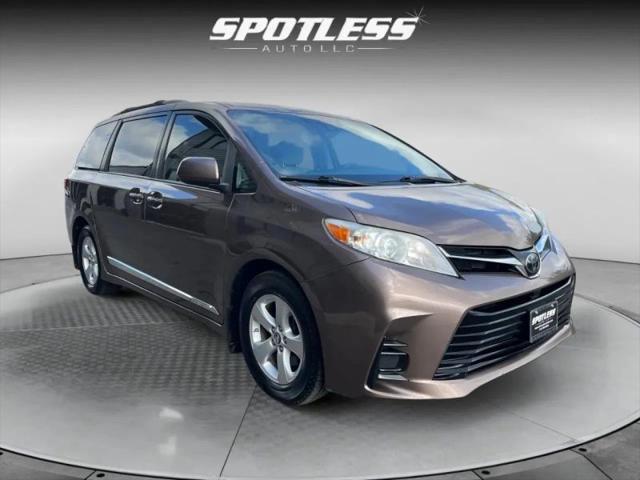 2020 Toyota Sienna LE