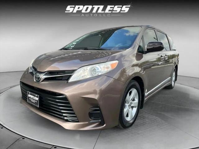 2020 Toyota Sienna LE