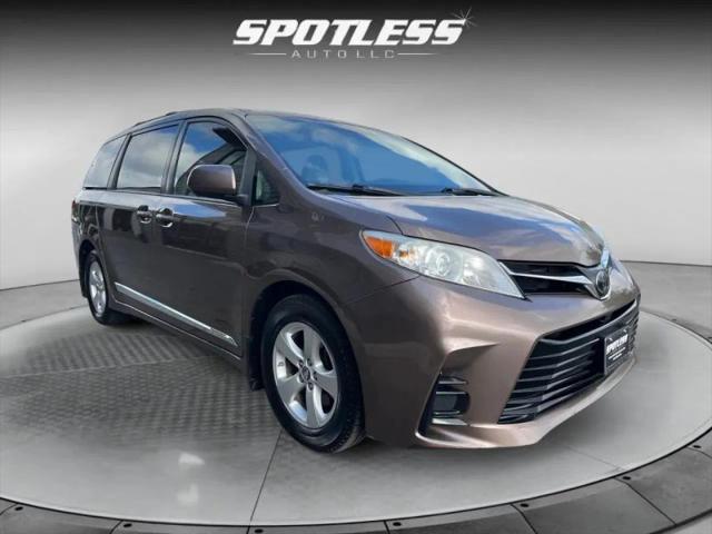 2020 Toyota Sienna LE