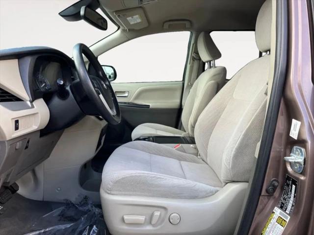 2020 Toyota Sienna LE