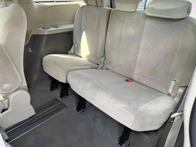 2020 Toyota Sienna LE