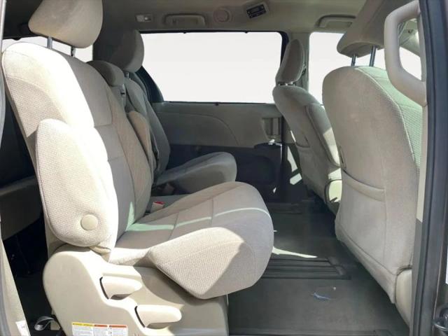 2020 Toyota Sienna LE