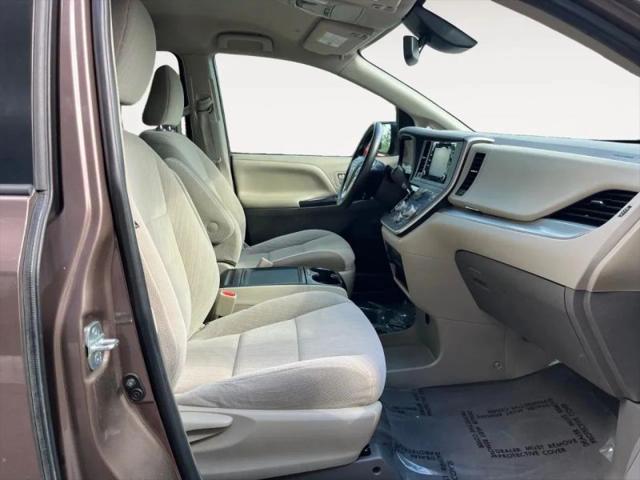 2020 Toyota Sienna LE