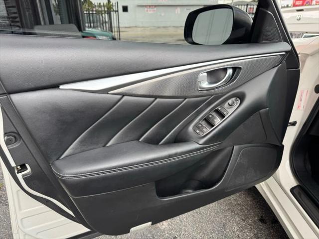 2015 INFINITI Q50 Premium