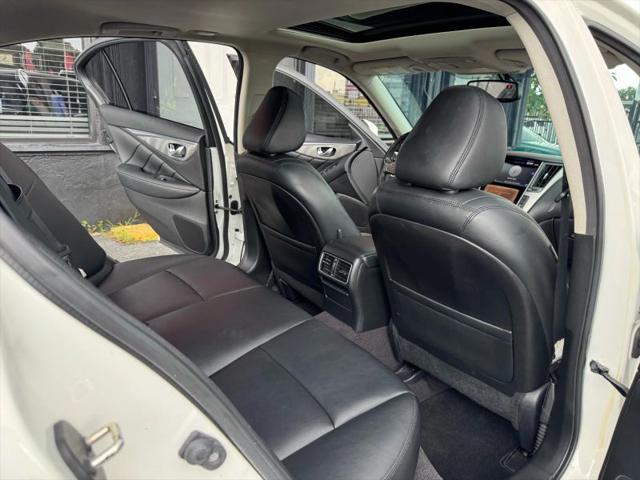 2015 INFINITI Q50 Premium