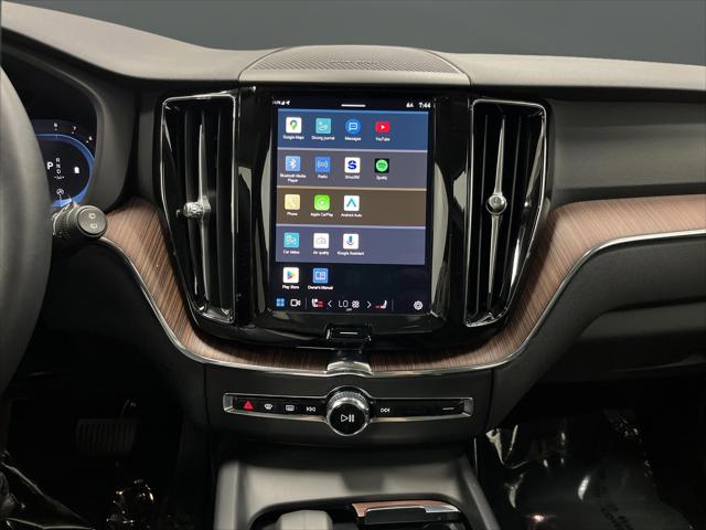 2024 Volvo XC60 B5 Plus Dark Theme