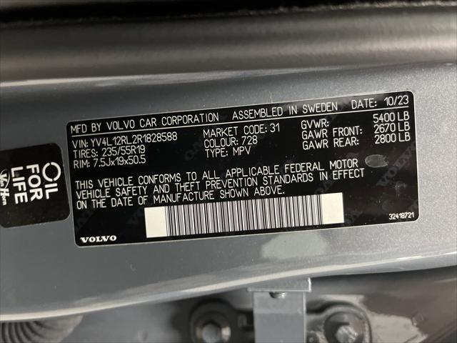 2024 Volvo XC60 B5 Plus Dark Theme
