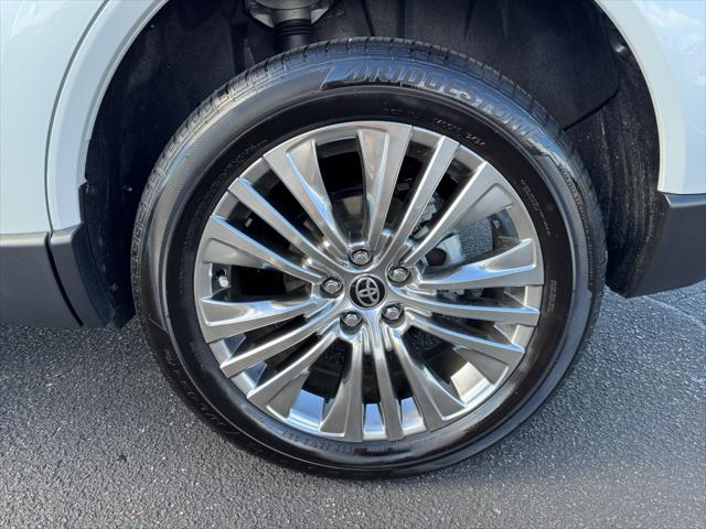 2024 Toyota Venza XLE