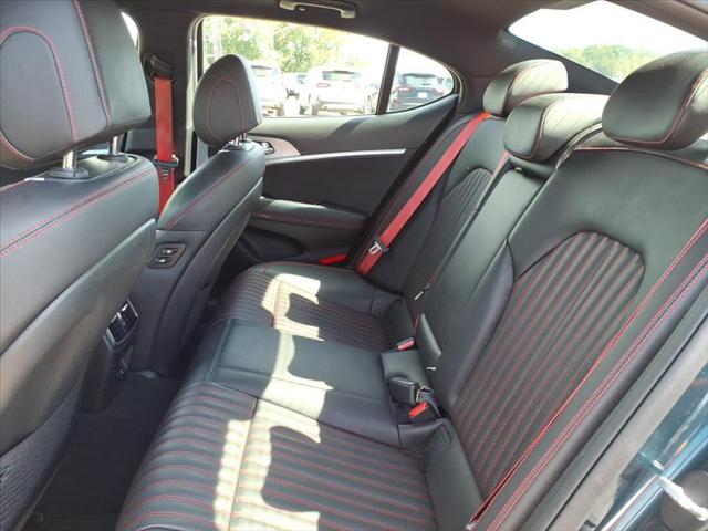 2023 Genesis G70 2.0T RWD