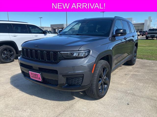 2022 Jeep Grand Cherokee L Altitude 4x4 2022 Jeep Grand Cherokee L Altitude 4x4