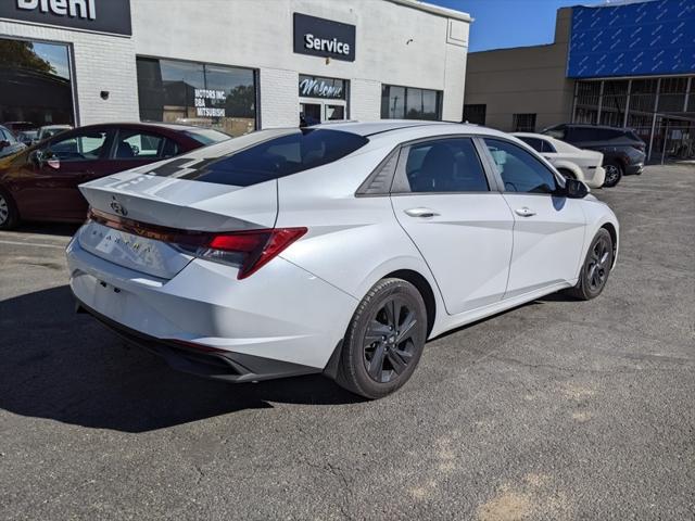 2022 Hyundai Elantra SEL 2022 Hyundai Elantra SEL