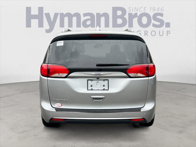 2020 Chrysler Pacifica Touring L