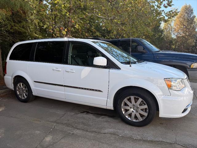 2016 Chrysler Town and Country Touring 2016 Chrysler Town and Country Touring