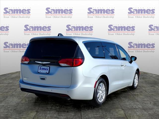 2026 Chrysler Voyager LX