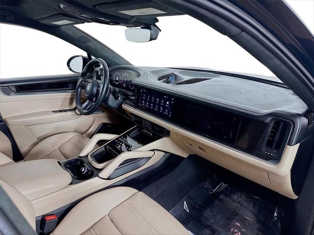 2025 Porsche Cayenne E-Hybrid Turbo