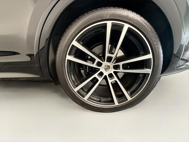2025 Porsche Cayenne E-Hybrid Turbo