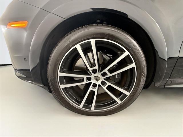 2025 Porsche Cayenne E-Hybrid Turbo