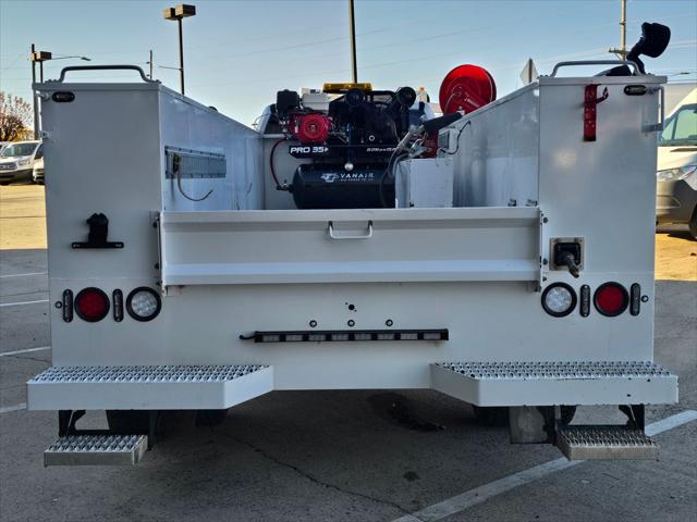 2022 Ford F-550 XL