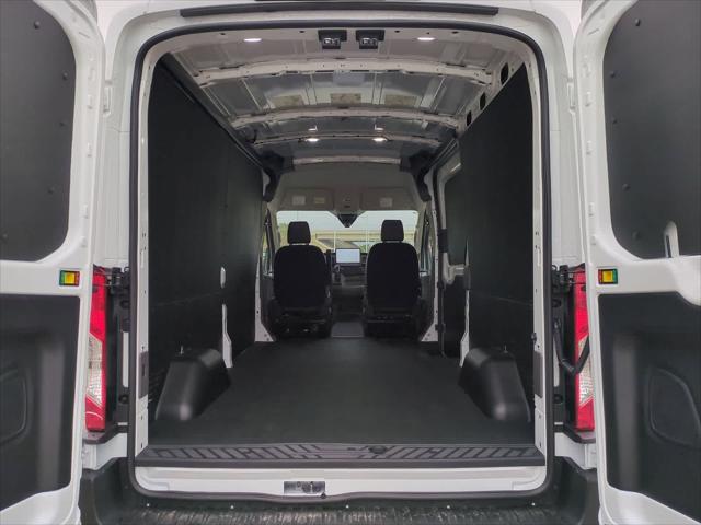 2026 Ford Transit Cargo Van T-250 148 Med Rf 9150 GVWR RWD