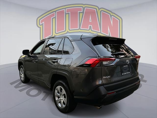2022 Toyota RAV4 LE [2]