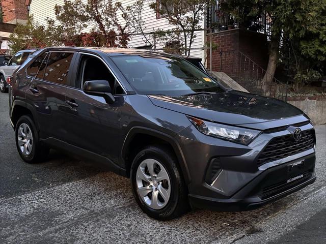 2022 Toyota RAV4 LE [6]