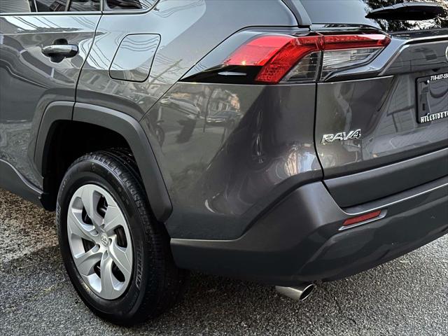 2022 Toyota RAV4 LE [10]