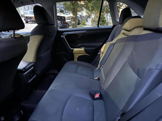 2022 Toyota RAV4 LE [16]