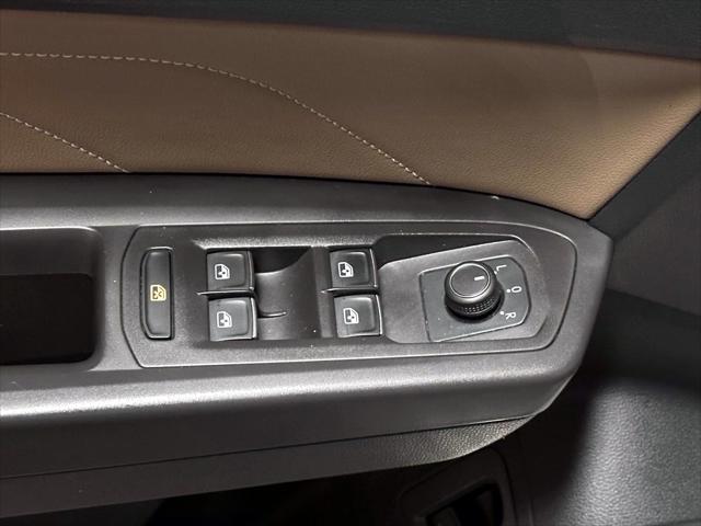 2022 Volkswagen Atlas Cross Sport 2.0T SEL R-Line [12]