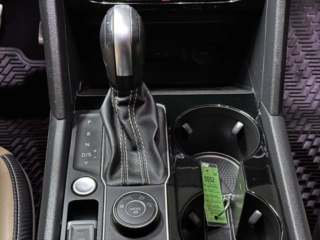 2022 Volkswagen Atlas Cross Sport 2.0T SEL R-Line [20]