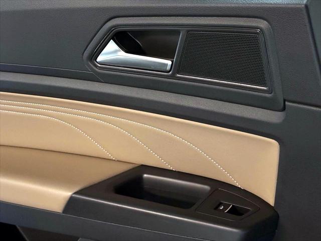 2022 Volkswagen Atlas Cross Sport 2.0T SEL R-Line [21]