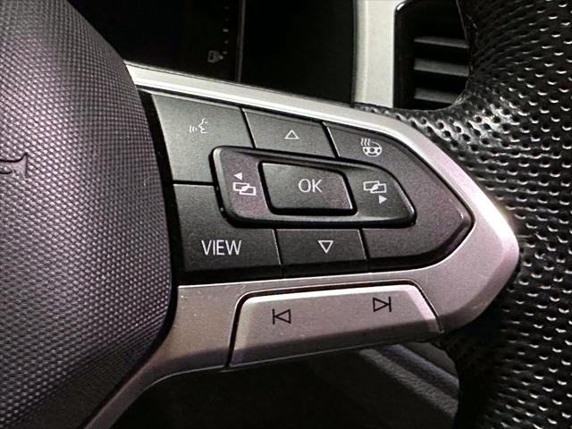 2022 Volkswagen Atlas Cross Sport 2.0T SEL R-Line [24]