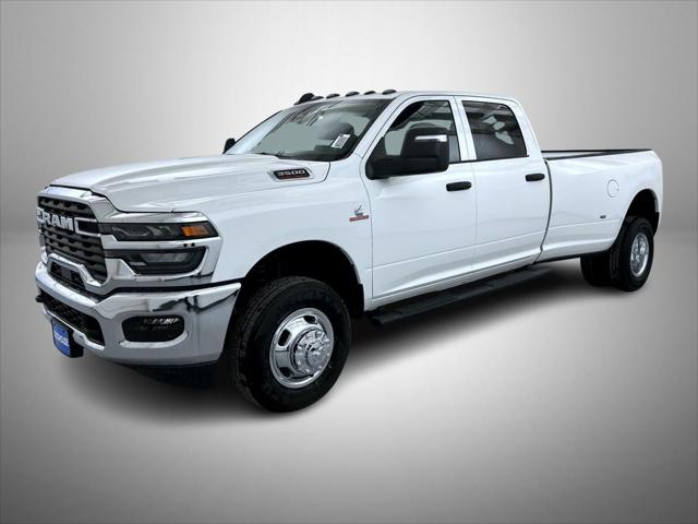 2026 RAM Ram 3500 RAM 3500 TRADESMAN CREW CAB 4X4 8 BOX