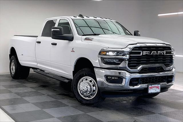 2026 RAM Ram 3500 RAM 3500 TRADESMAN CREW CAB 4X4 8 BOX