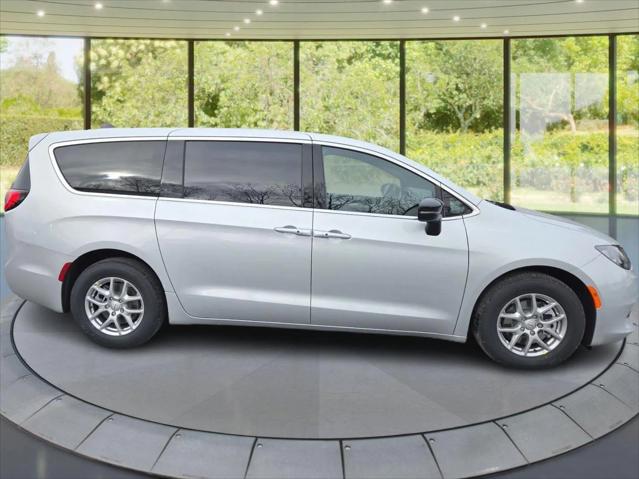 2026 Chrysler Voyager VOYAGER LX