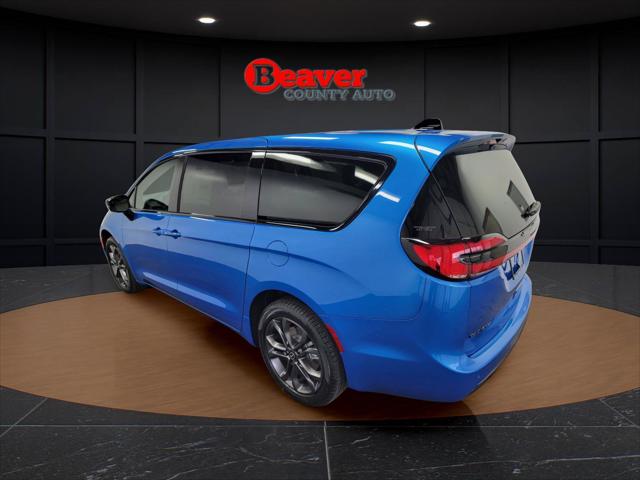 2026 Chrysler Pacifica PACIFICA SELECT AWD