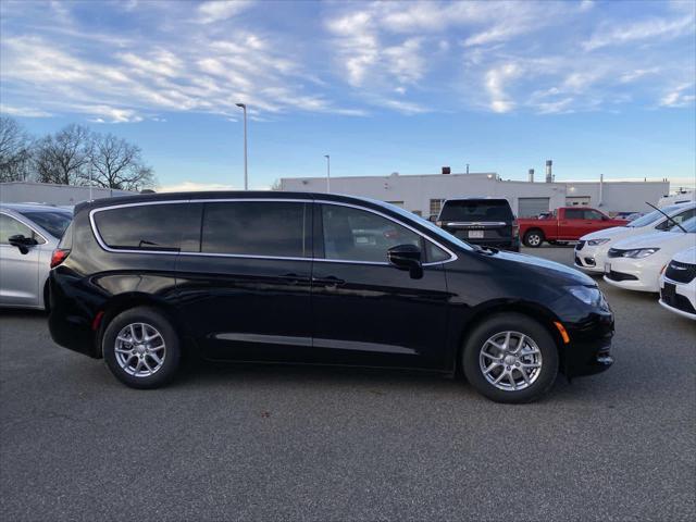 2026 Chrysler Voyager VOYAGER LX
