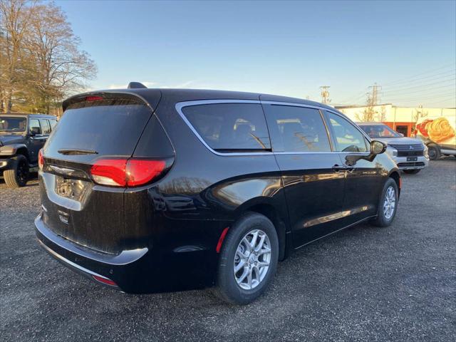 2026 Chrysler Voyager VOYAGER LX