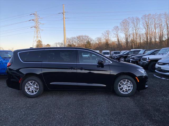 2026 Chrysler Voyager VOYAGER LX