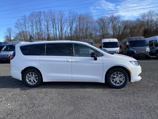 2026 Chrysler Voyager VOYAGER LX