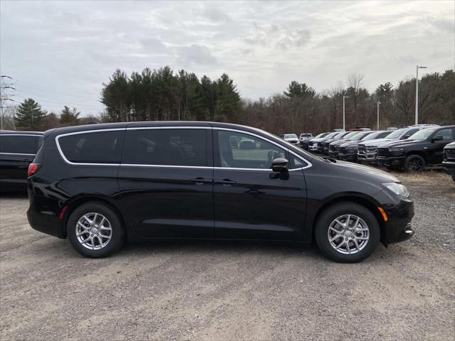 2026 Chrysler Voyager VOYAGER LX