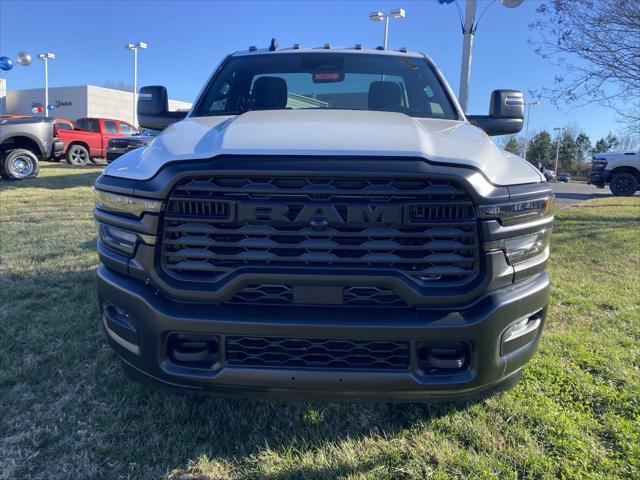 2026 RAM Ram 3500 Chassis Cab RAM 3500 TRADESMAN CHASSIS REGULAR CAB 4X4 84 CA